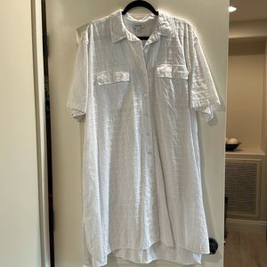 White eyelet, Nordstrom, short sleeve knee length dress with side seam pocket.